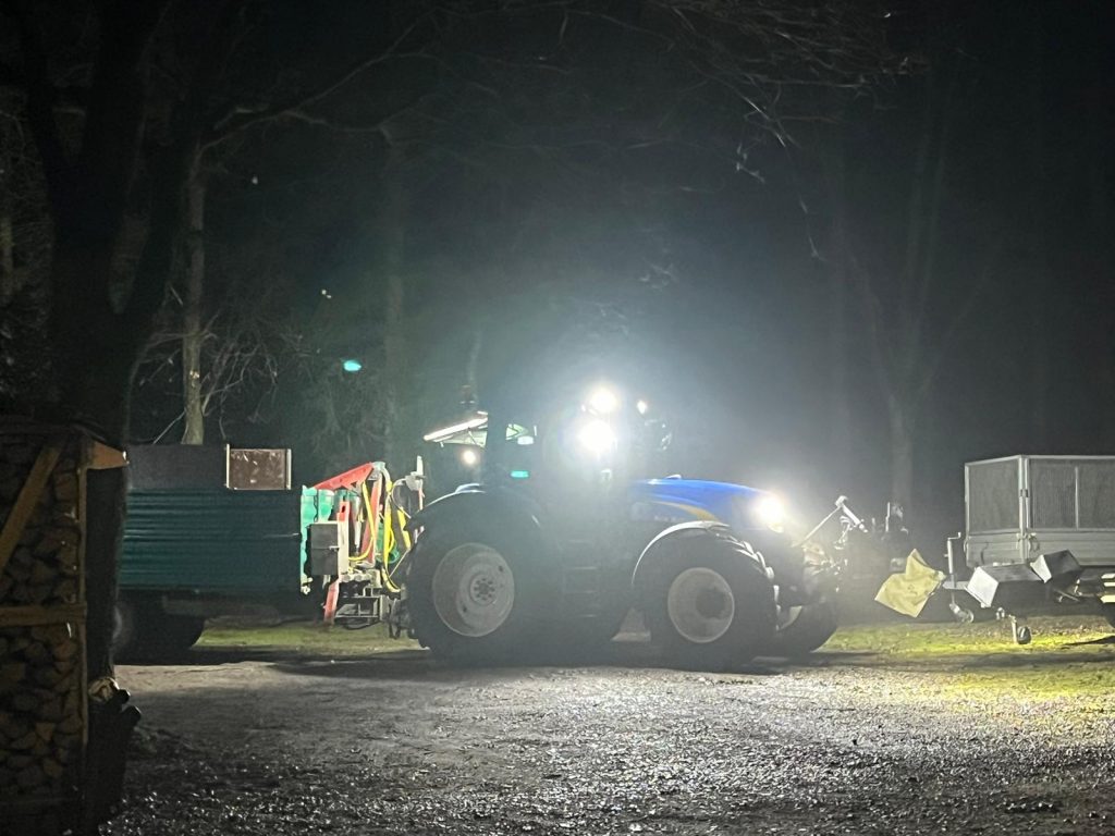 Moderner Maschinenpark von Forstwirt Gartenbau Spürkel bei einem Arbeitseinsatz